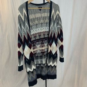 Long patterned cardigan w pockets